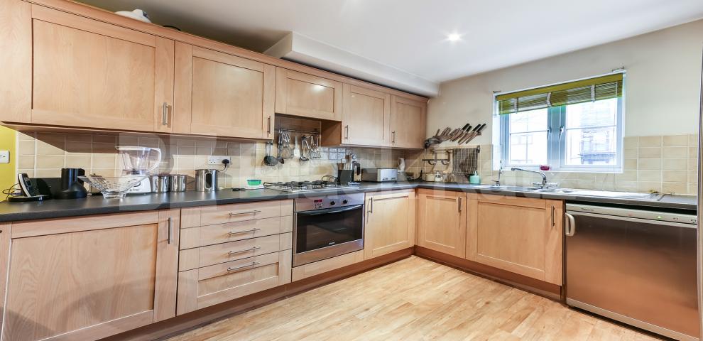 			NEW INSTRUCTION , 3 Bedroom, 1 bath, 1 reception House			 Kelly Avenue, Peckham Rye